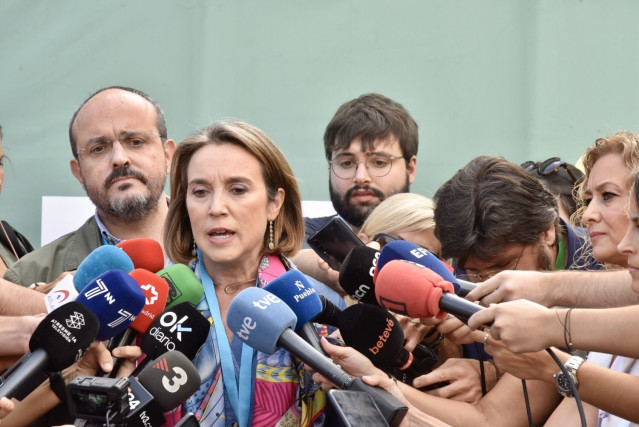 Archivo - La secretaria general del PP, Cuca Gamarra, en la manifestación de Escuela de Todos por el castellano en las aulas