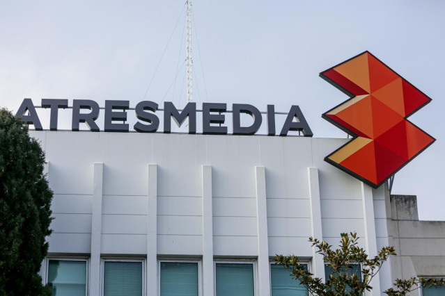 Archivo - Letras y logo de Atresmedia en su sede