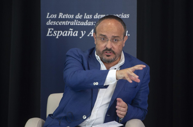 Archivo - El presidente del PP de Cataluña, Alejandro Fernández, interviene  en las jornadas 'Los retos de las democracias descentralizadas: España y Alemania', en el Círculo de Bellas Artes, a 16 de julio de 2021, en Madrid (España).