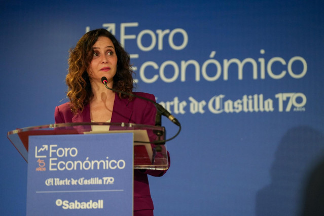 La presidenta de la Comunidad de Madrid, Isabel Díaz Ayuso, interviene durante la celebración del 15 aniversario del Foro Económico de El Norte de Castilla