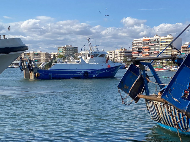 Archivo - Barco pesquero de arrastre del Mediterráneo