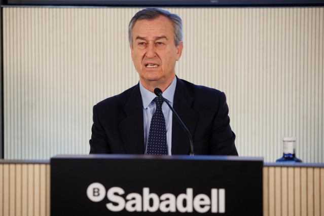 El CEO de Banco Sabadell, César González-Bueno, durante una rueda de prensa de presentación de los resultados de Banco Sabadell correspondientes al primer trimestre de 2024, a 25 de abril de 2024, en Madrid (España).