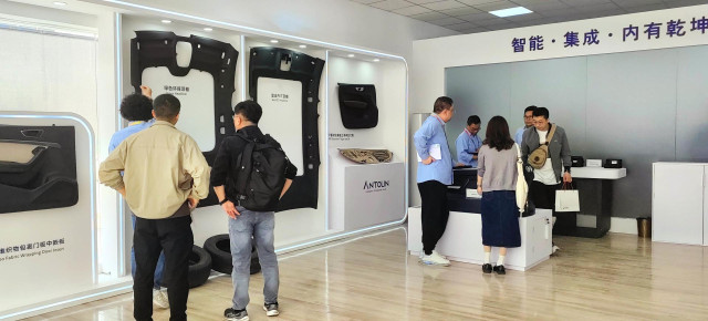 Antolin presenta en Pekín nuevas soluciones tecnológicas como parte de su estrategia de crecimiento en China.