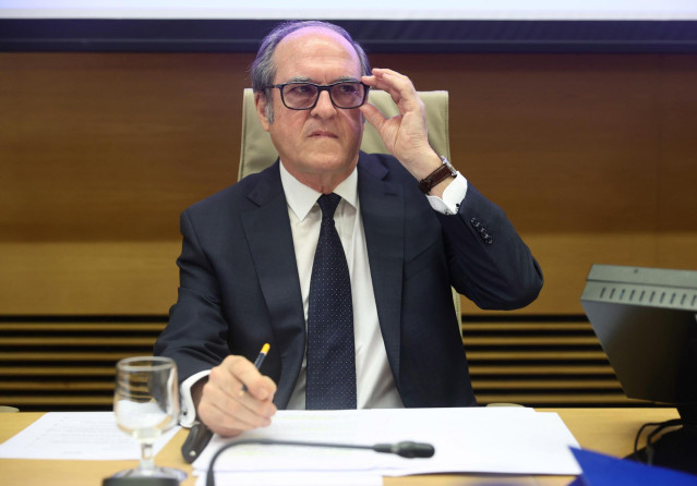 Archivo - El Defensor del Pueblo, Ángel Gabilondo, a su llegada a una Comisión Mixta de Relaciones con el Defensor del Pueblo, en el Congreso de los Diputados, a 10 de mayo de 2022, en Madrid (España). Durante su intervención ha presentado el Informe Anua