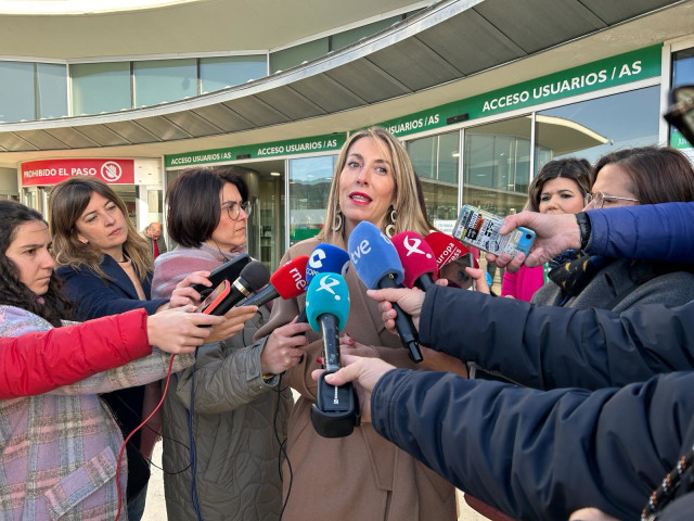Archivo - La presidenta de Extremadura, María Guardiola, acusa al Gobierno de convertir el tren a Extremadura en un 'meme'  y dice que el hermano de Sánchez carece de 