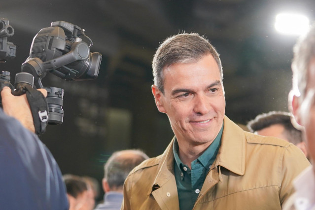 El presidente del Gobierno, Pedro Sánchez, durante el acto de cierre de campaña del partido, en el Palacio Euskalduna, a 19 de abril de 2024, en Bilbao, Vizcaya, País Vasco (España).