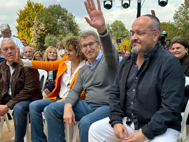 El líder del PP, Alberto Núñez Feijóo, en Ulldecona (Tarragona)