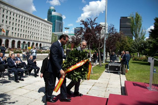 El ministro de Política Territorial y Memoria Democrática, Ángel Víctor Torres, y el ministro de Transportes y Movilidad Urbana, Óscar Puente.