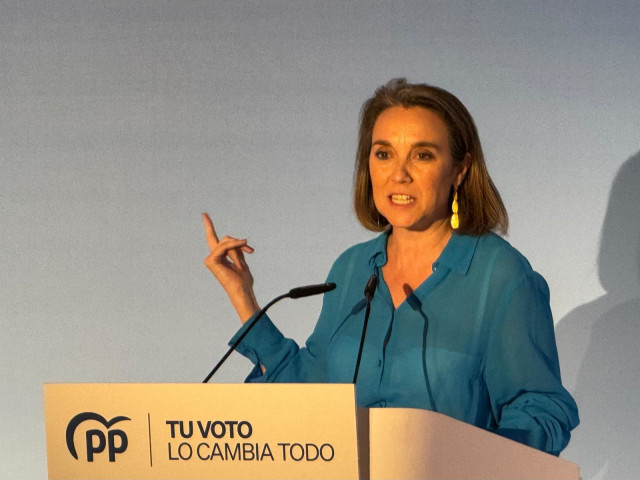 La secretaria general del PP, Cuca Gamarra, este lunes en Sabadell (Barcelona)