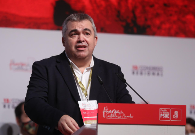 Archivo - El secretario de Organización del PSOE, Santos Cerdán, en la segunda jornada del 12º Congreso del PSOE C-LM, en el Hotel Beatriz, a 31 de octubre de 2021, en Toledo, Castilla-La Mancha (España).