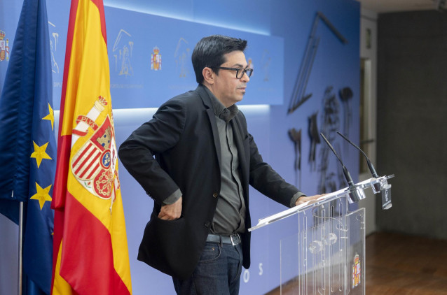 Archivo - El secretario primero de la Mesa del Congreso, Gerardo Pisarello, en el Congreso de los Diputados, a 13 de febrero de 2024, en Madrid (España).