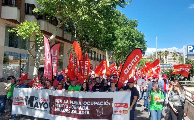 Cabecera de la manifestación de CCOO y UGT.