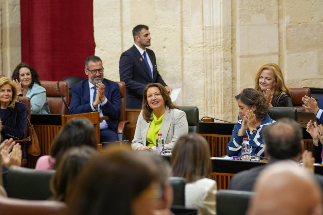 La consejera de Agricultura, Pesca, Agua y Desarrollo Rural de la Junta de Andalucía, Carmen Crespo (c), en la sesión de control. A 02 de mayo de 2024, en Sevilla (Andalucía, España). El presidente de la Junta, Juanma Moreno, responde a las preguntas de l