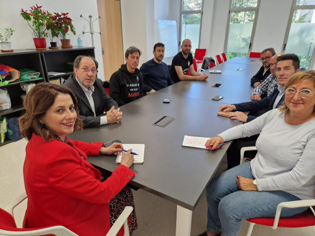 Reunión entre representantes del PP de Teruel con funcionarios de prisiones.