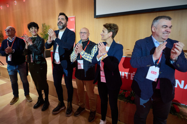 María Chivite y Santos Cerdán en el Comité Regional del PSN.