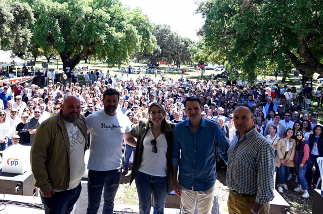 La presidenta del PP de Extremadura, María Guardiola, participa en el dia del afiliado en Carmonita