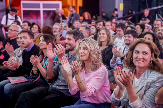 Archivo - (I-D) El líder de Más País, Iñigo Errejón; la ministra de Juventud e Infancia, Sira Rego; el ministro de Cultura, Ernest Urtasun; la vicepresidenta segunda y ministra de Trabajo, Yolanda Díaz y la cabeza de lista por Sumar a las elecciones europ