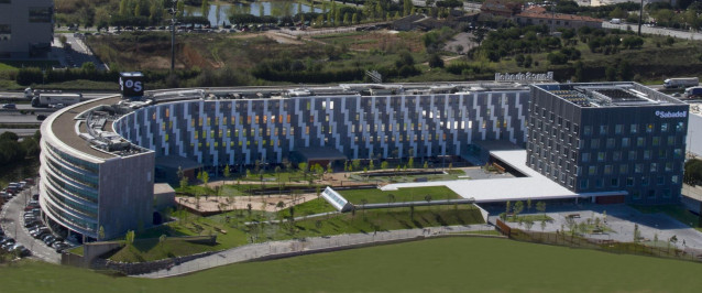 Archivo - Edificio corporativo de Banco Sabadell en Sant Cugat del Vallès (Barcelona)