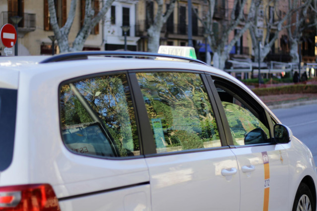 Archivo - La mitad de los taxistas piensa que se necesita atraer talento joven, según FreeNow.