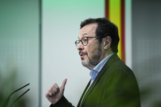 Archivo - El portavoz de VOX, José Antonio Fúster, durante una rueda de prensa.