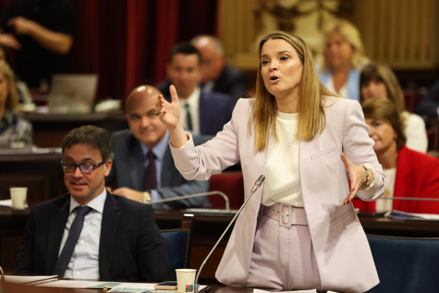 La presidenta del Govern, Marga Prohens, en una intervención parlamentaria.