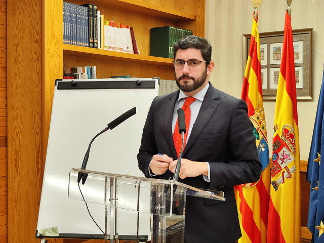 El vicepresidente primero y consejero de Desarrollo Territorial, Despoblación y Justicia, Alejandro Nolasco, en su despacho del Edificio Pignatelli