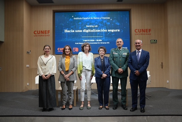 Jornada de ‘Banking Lab’, titulada ‘Hacia una digitalización segura’ y organizada en Madrid por el Instituto Español de Banca y Finanzas.