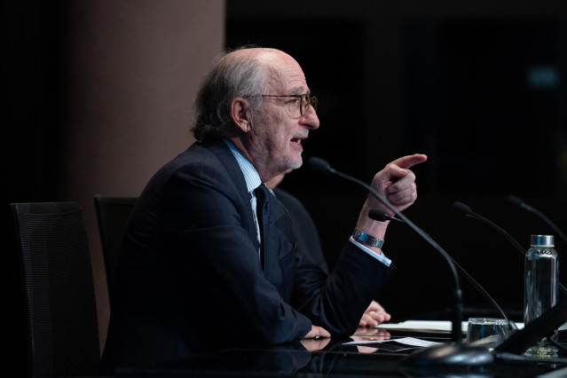 Archivo - El presidente de Repsol, Antonio Brufau, durante la clausura del XII Simposio Empresarial, en La Pedrera, a 5 de febrero de 2024, en Barcelona, Catalunya (España). El objetivo del evento es simplificar y acelerar los incentivos para preservar la