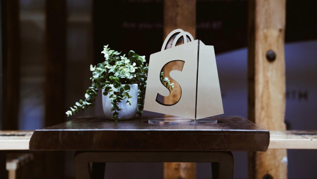 Archivo - Logo de la plataforma de comercio electrónico Shopify.