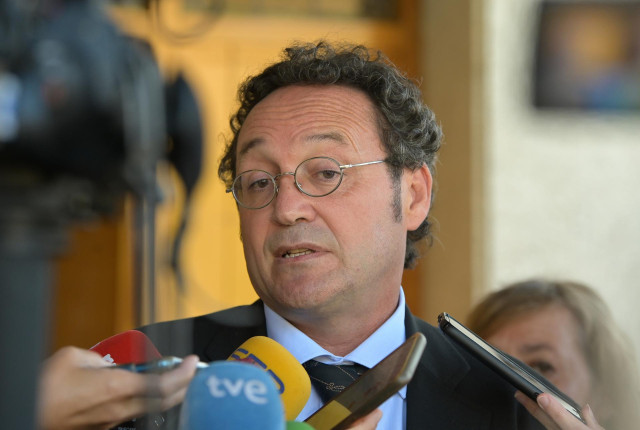 Archivo - El fiscal General del Estado, Álvaro García Ortiz, atiende a los medios antes del inicio de la Junta General de la Fiscalía Especial Antidroga, en el Pazo de Mariñán, a 19 de septiembre de 2022, en Bergondo, A Coruña, Galicia (España).
