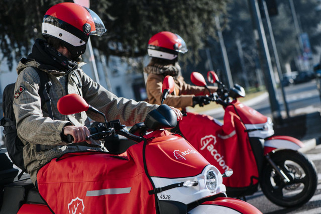 Archivo - Servicio de moto compartidas