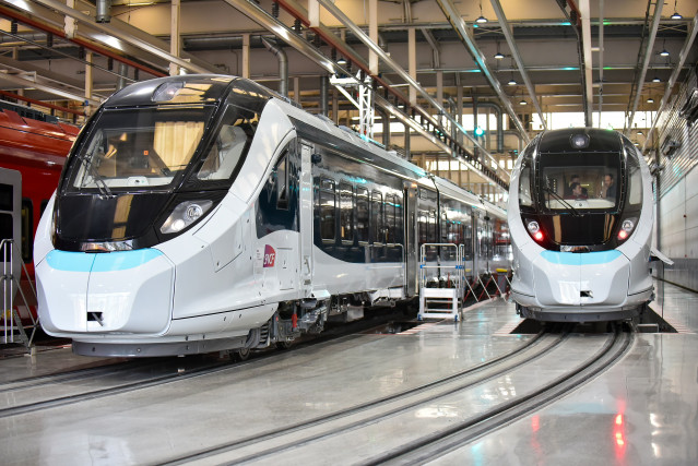 Archivo - Algunos de los nuevos trenes de ancho métrico de Renfe, en CAF, a 26 de febrero de 2024, en Beasain, Gipuzkoa, País Vasco (España).