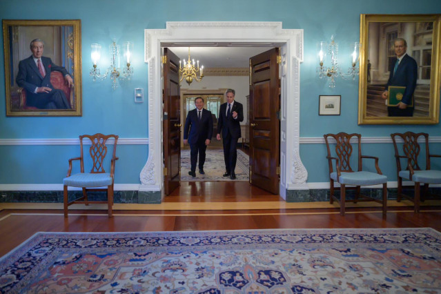 El ministro de Asuntos Exteriores, Unión Europea y Cooperación, José Manuel Albares, y el secretario de Estado, Antony Blinken, durante su reunión en Washington