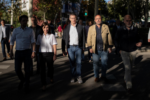 Feijóo y Fernández llegando al mitin