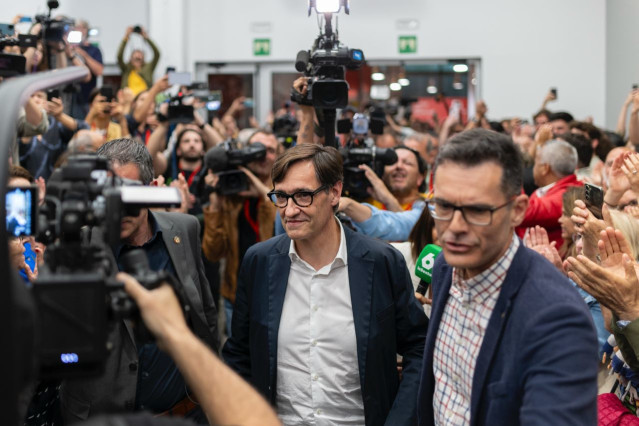 El candidato del PSC al 12M, Salvador Illa, tras ganar las elecciones