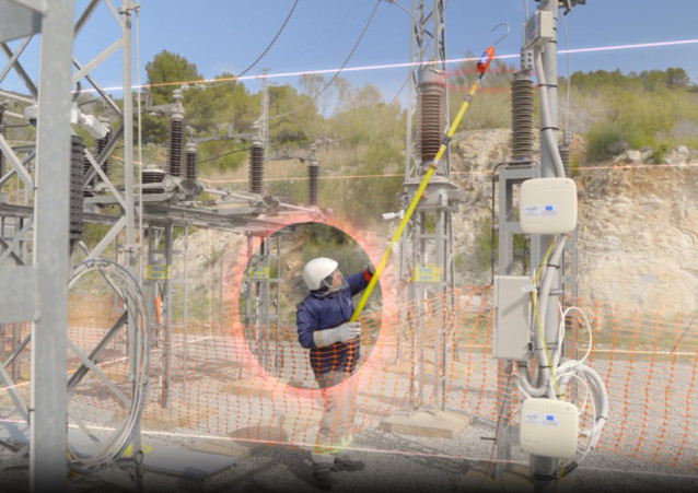 Archivo - Endesa combina el 5G y la IA para mejorar la seguridad de sus trabajadores en el mantenimiento de las redes