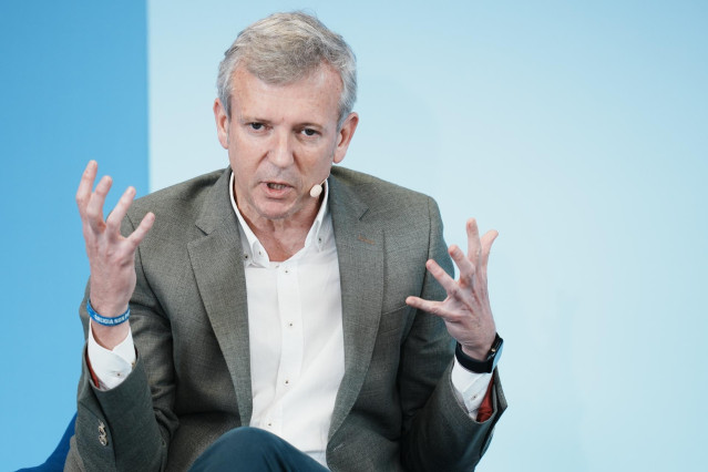 El presidente de la Xunta de Galicia, Alfonso Rueda, interviene durante el encuentro ‘Sociedad Abierta’, en el Palacio Euskalduna, a 17 de abril de 2024, en Bilbao, Vizcaya, País Vasco (España).