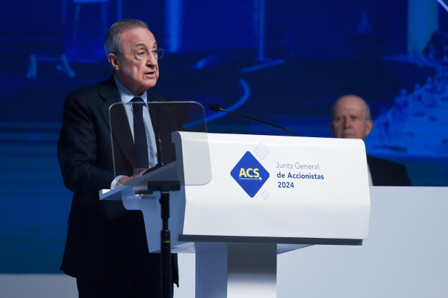 El presidente de ACS, Florentino Pérez, interviene durante la junta general ordinaria de accionistas 2024, en la Feria de Madrid Ifema, a 10 de mayo