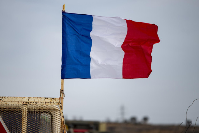 Archivo - Una bandera de Francia