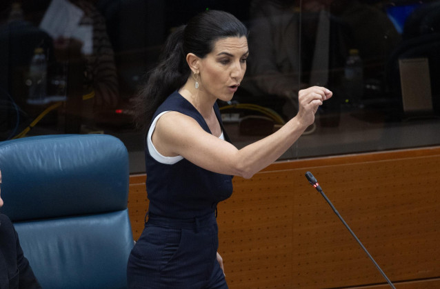 La portavoz de VOX en la Asamblea de Madrid, Rocío Monasterio, interviene durante un pleno en la Asamblea de Madrid, a 18 de abril de 2024, en Madrid (España).