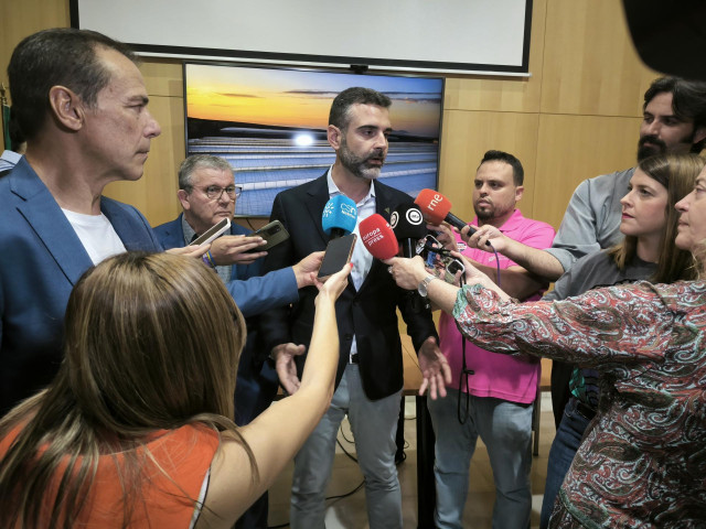 El consejero de Sostenibilidad y portavoz del Gobierno andaluz, Ramón Fernández-Pacheco, este viernes en declaraciones a los medios en Almería.