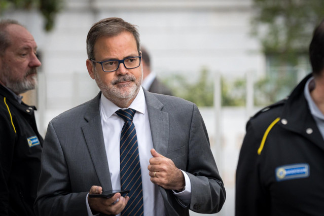El embajador de Argentina en España, Roberto Bosch, a su salida de una reunión con el ministro de Asuntos Exteriores, José Manuel Albares, en la sede del Ministerio