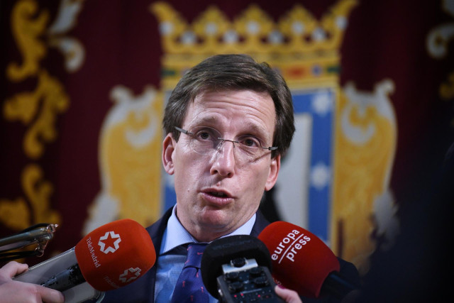 Archivo - El alcalde de Madrid, José Luis Martínez-Almeida, realiza unas declaraciones