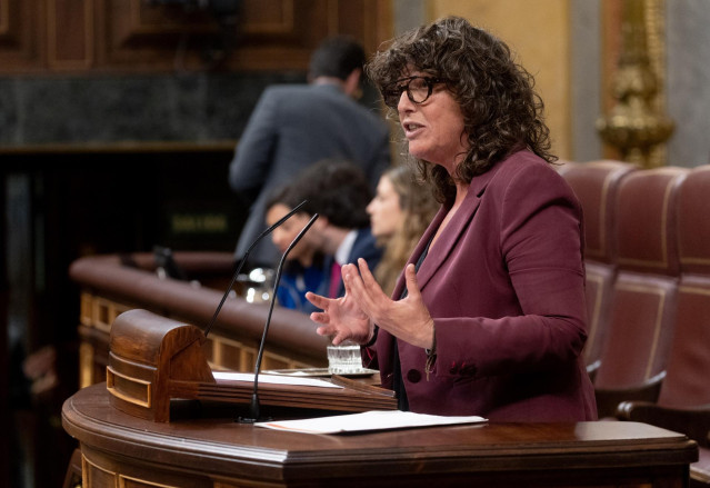 La diputada de ERC, Teresa Jordà, interviene durante una sesión plenaria, en el Congreso de los Diputados, a 21 de mayo de 2024, en Madrid (España).