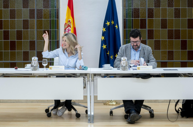 Archivo - La vicepresidenta segunda y ministra de Trabajo y Economía Social, Yolanda Díaz, y el secretario de Estado de Trabajo, Joaquín Pérez Rey.