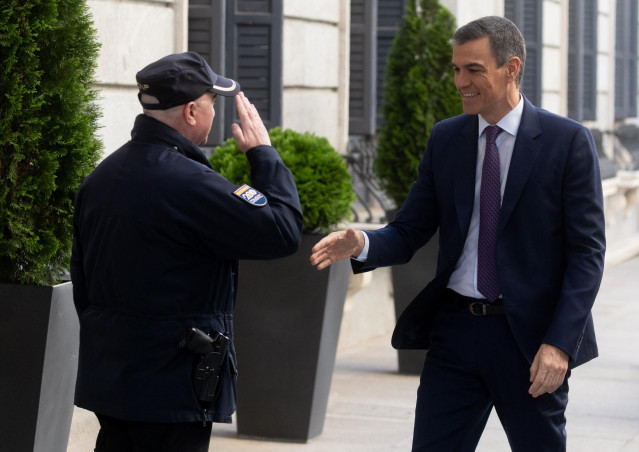 El presidente del Gobierno, Pedro Sánchez, a su llegada a una sesión plenaria, en el Congreso de los Diputados, a 22 de mayo de 2024, en Madrid (España). Sánchez comparece hoy en el Congreso para tratar el último Consejo Europeo, la situación en Oriente M