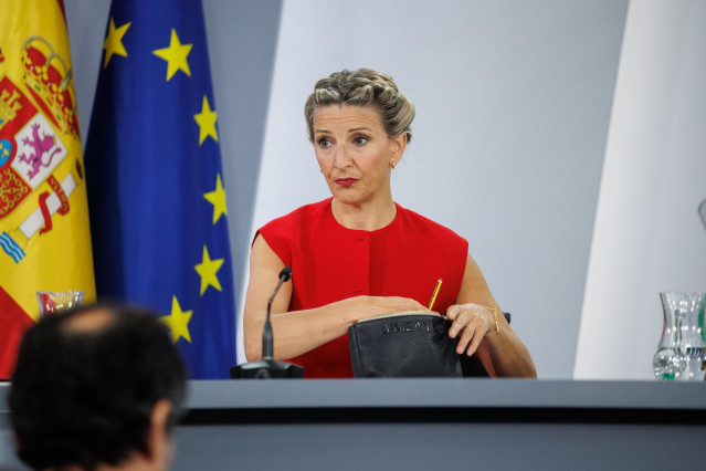 La vicepresidenta segunda y ministra de Trabajo y Economía Social, Yolanda Díaz, durante una rueda de prensa posterior a la reunión del Consejo de Ministros, a 21 de mayo de 2024, en Madrid (España).