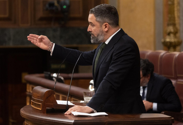 Archivo - El líder de VOX, Santiago Abascal, interviene durante una sesión plenaria, en el Congreso de los Diputados.