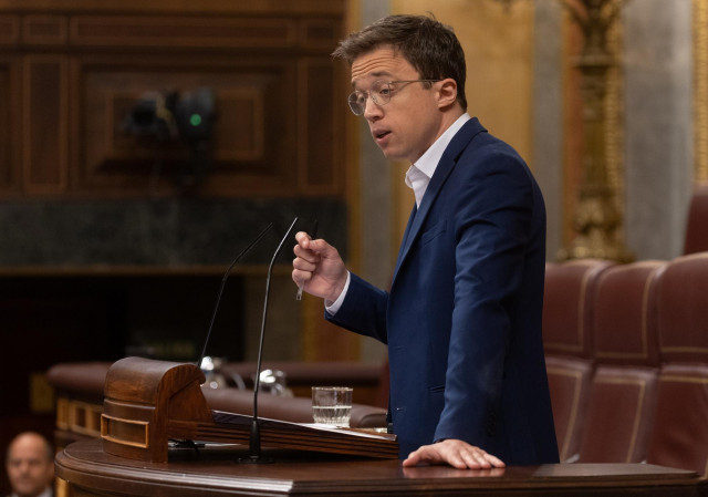 El líder de Más País y diputado de Sumar, Iñigo Errejón, interviene durante una sesión plenaria, en el Congreso de los Diputados, a 22 de mayo de 2024, en Madrid (España).