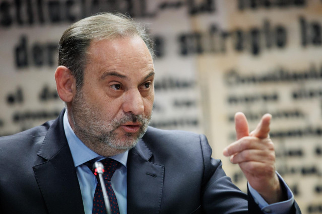 El exministro de Transportes José Luis Ábalos comparece durante la Comisión de Investigación sobre los contratos públicos realizados durante la pandemia del covid-19, en el Senado.